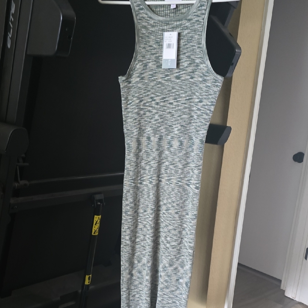 Sleeveless Green & Sleeveless Black Patterned Dresses (2 dresses)